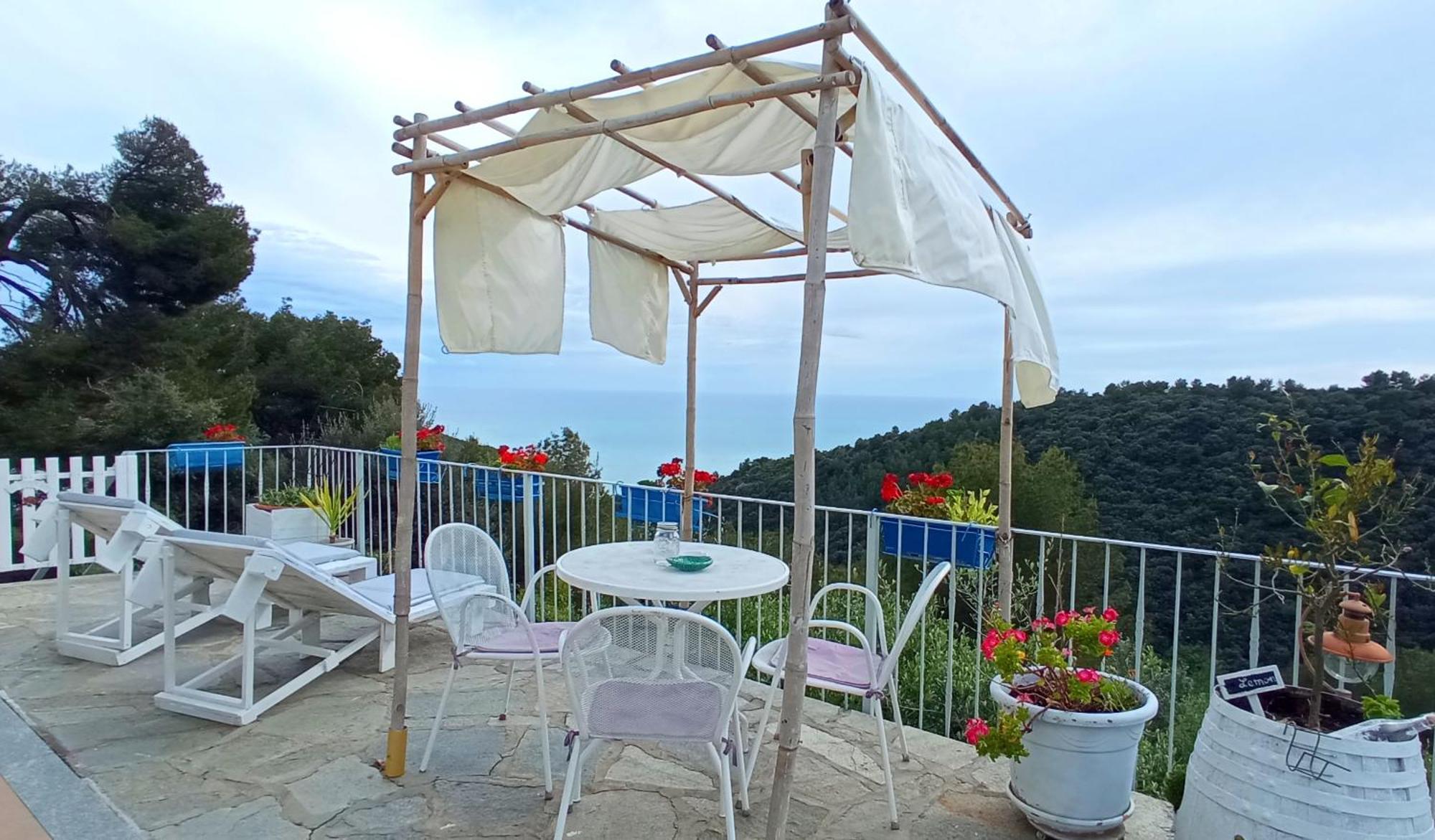 Message In A Bottle Bed And Breakfast Camporosso  Exterior photo